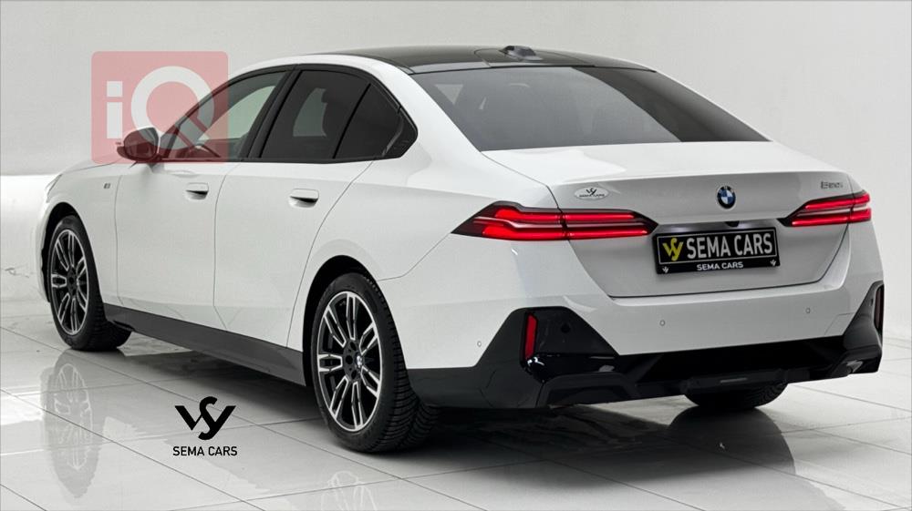 بی ئێم دەبڵیو سیریەس 5